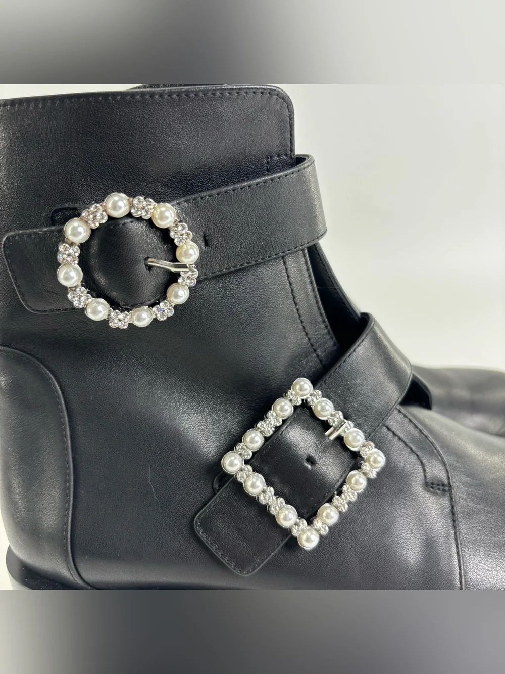 Stuart Weitzman Ryder boots 9 black Geo Buckle Pearl Crystal